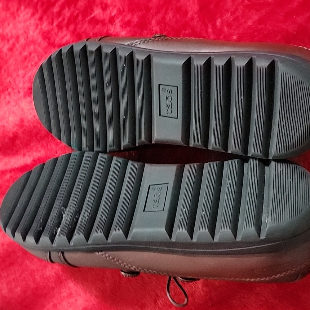 Shoes - Picture 4 of 6